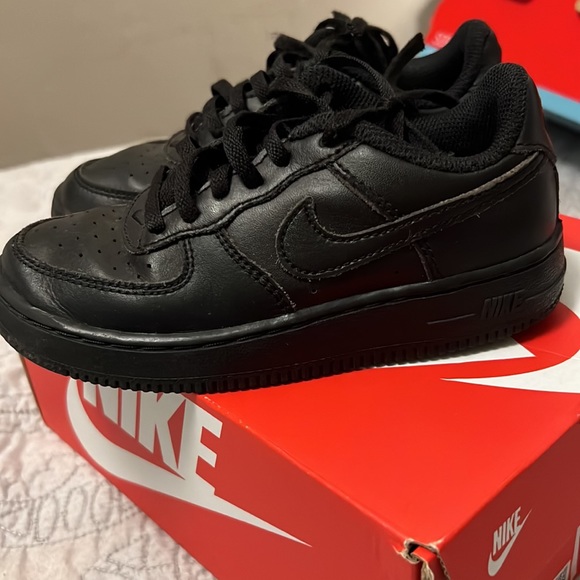 Nike - Picture 2 of 2